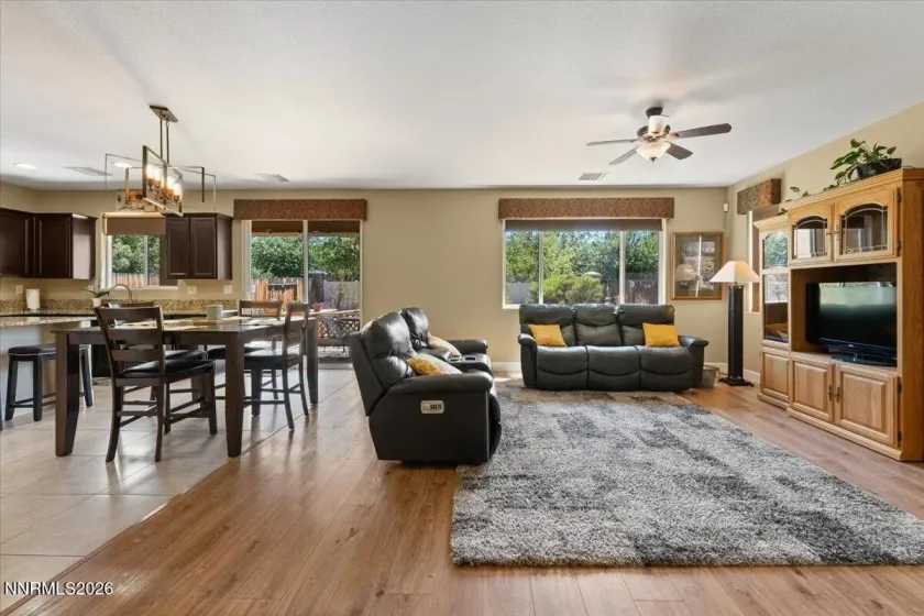 1860 Braemore, Reno, Nevada 89521, 3 Bedrooms Bedrooms, ,3 BathroomsBathrooms,Residential,Residential,Braemore,0,260009010