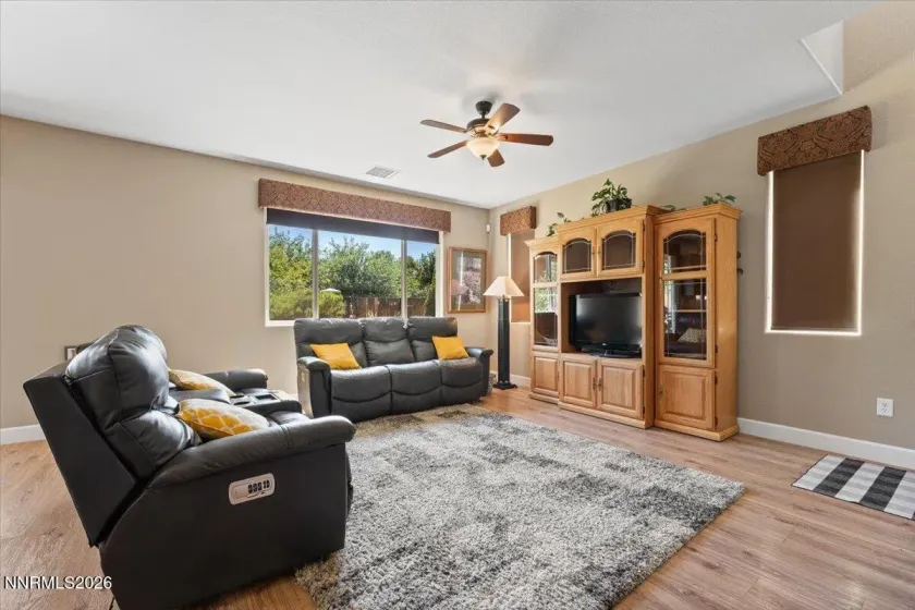 1860 Braemore, Reno, Nevada 89521, 3 Bedrooms Bedrooms, ,3 BathroomsBathrooms,Residential,Residential,Braemore,0,260009010