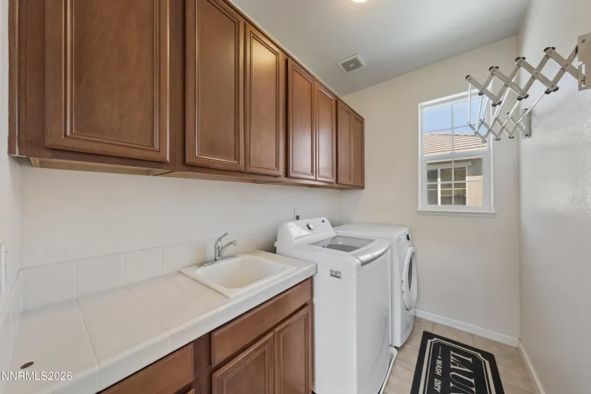 6679 Quantum, Sparks, Nevada 89436, 4 Bedrooms Bedrooms, ,3 BathroomsBathrooms,Residential,Residential,Quantum,0,260009014