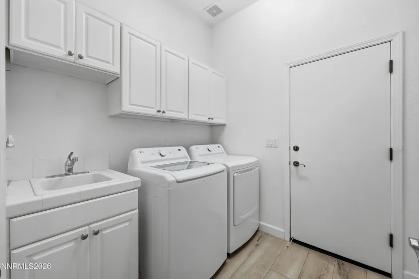 2845 Oxley, Sparks, Nevada 89436, 4 Bedrooms Bedrooms, ,2 BathroomsBathrooms,Residential,Residential,Oxley,0,260009015