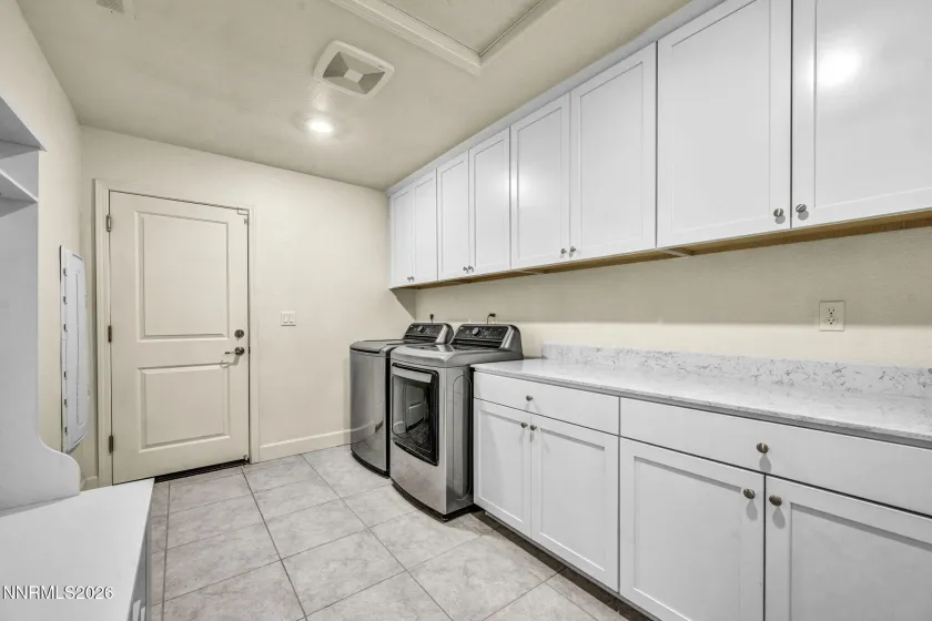 1980 Lanstar, Sparks, Nevada 89441, 4 Bedrooms Bedrooms, ,3 BathroomsBathrooms,Residential,Residential,Lanstar,0,260009018