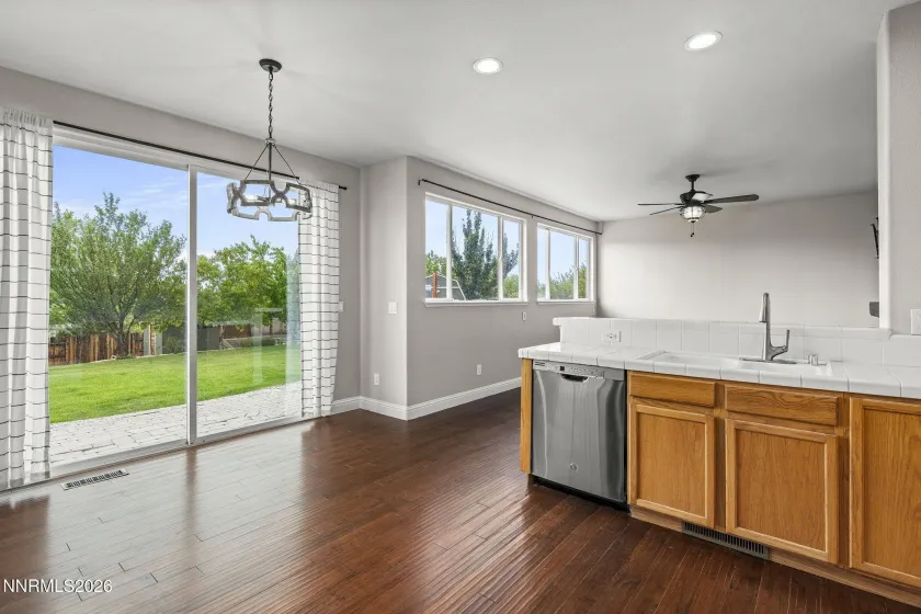 2811 Hawks View, Sparks, Nevada 89436, 4 Bedrooms Bedrooms, ,3 BathroomsBathrooms,Residential,Residential,Hawks View,0,260009024