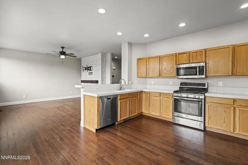2811 Hawks View, Sparks, Nevada 89436, 4 Bedrooms Bedrooms, ,3 BathroomsBathrooms,Residential,Residential,Hawks View,0,260009024