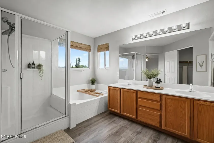 2811 Hawks View, Sparks, Nevada 89436, 4 Bedrooms Bedrooms, ,3 BathroomsBathrooms,Residential,Residential,Hawks View,0,260009024