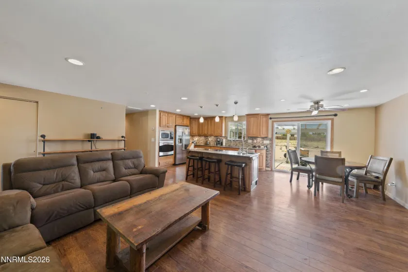 1267 Esther, Minden, Nevada 89423, 2 Bedrooms Bedrooms, ,2 BathroomsBathrooms,Residential,Residential,Esther,0,260009030