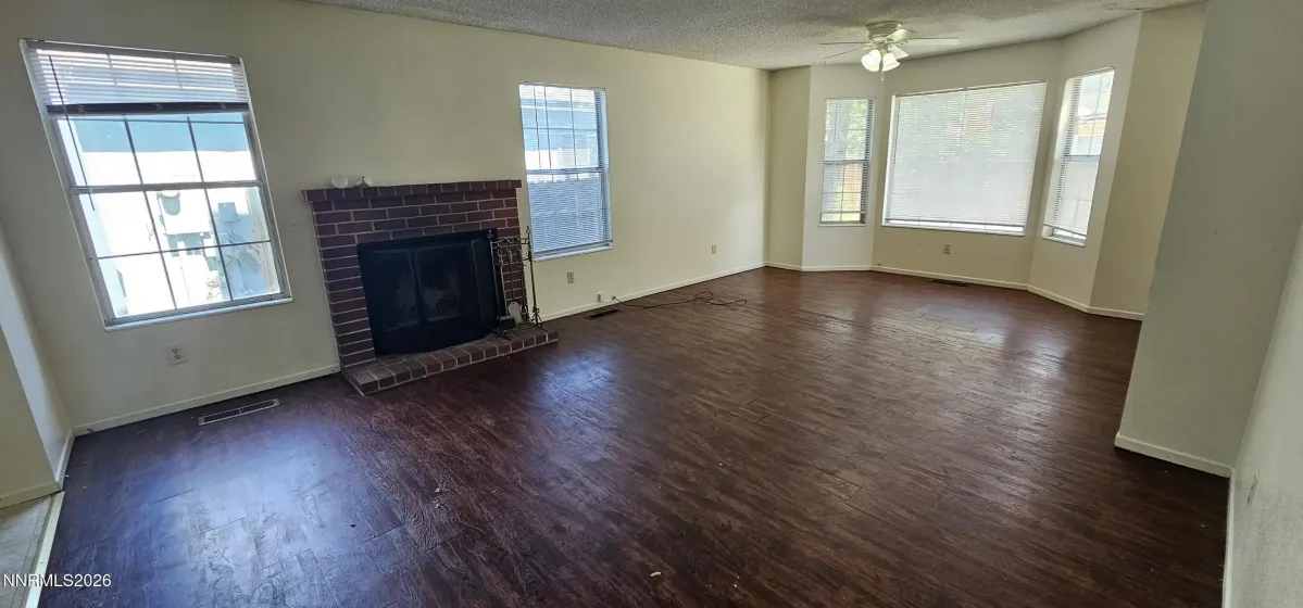 1618 Bluehaven, Sparks, Nevada 89434, 3 Bedrooms Bedrooms, ,3 BathroomsBathrooms,Residential,Residential,Bluehaven,0,260009029