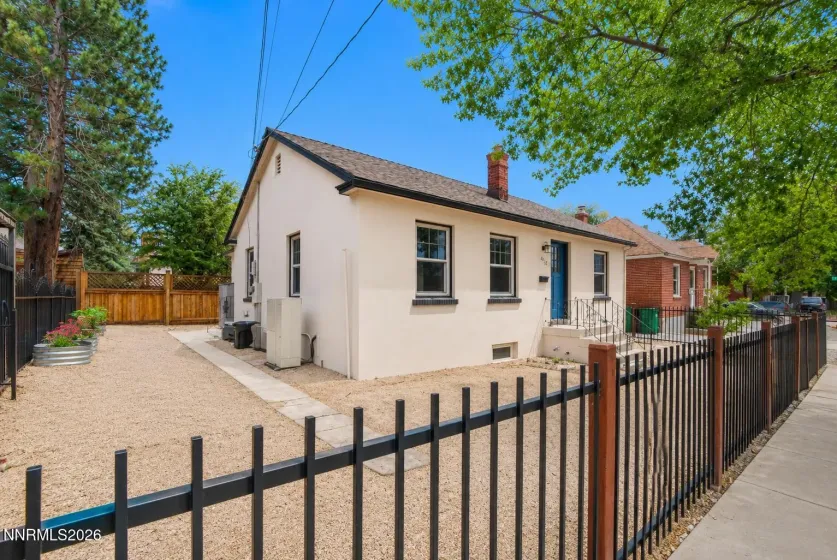 443 Burns, Reno, Nevada 89502, 2 Bedrooms Bedrooms, ,1 BathroomBathrooms,Residential,Residential,Burns,0,260009035