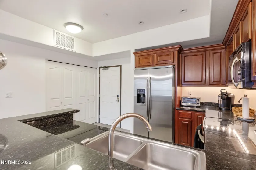 200 2nd, Reno, Nevada 89501, 2 Bedrooms Bedrooms, ,2 BathroomsBathrooms,Residential,Residential,2nd,0,260009051