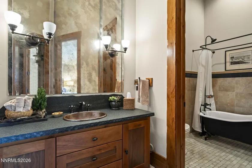 Bathroom suite