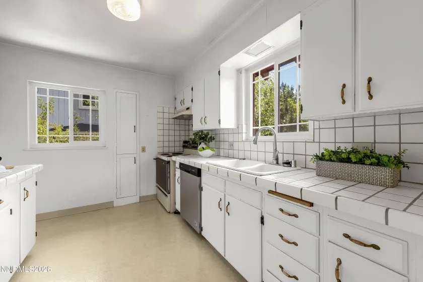 1314 Arlington, Reno, Nevada 89509, 2 Bedrooms Bedrooms, ,2 BathroomsBathrooms,Residential,Residential,Arlington,0,260009062