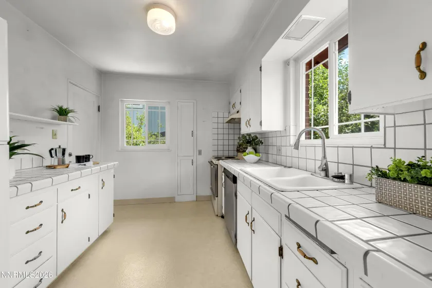 1314 Arlington, Reno, Nevada 89509, 2 Bedrooms Bedrooms, ,2 BathroomsBathrooms,Residential,Residential,Arlington,0,260009062