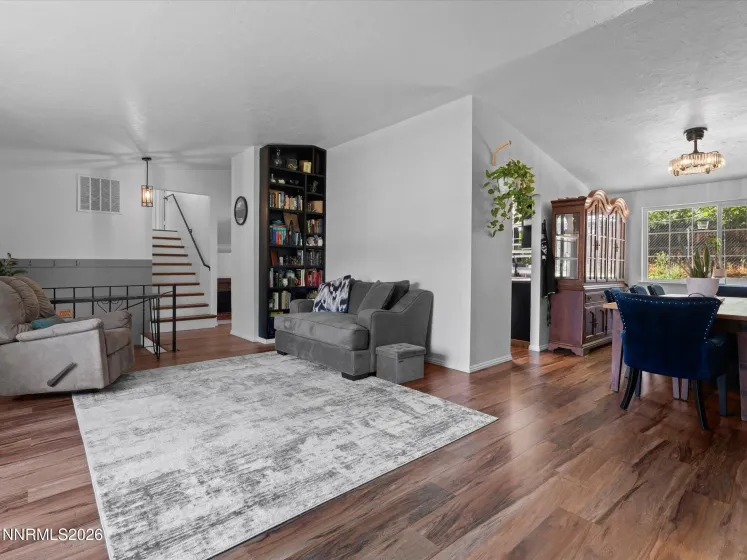 1025 Emerson, Sparks, Nevada 89431, 4 Bedrooms Bedrooms, ,3 BathroomsBathrooms,Residential,Residential,Emerson,0,260009066