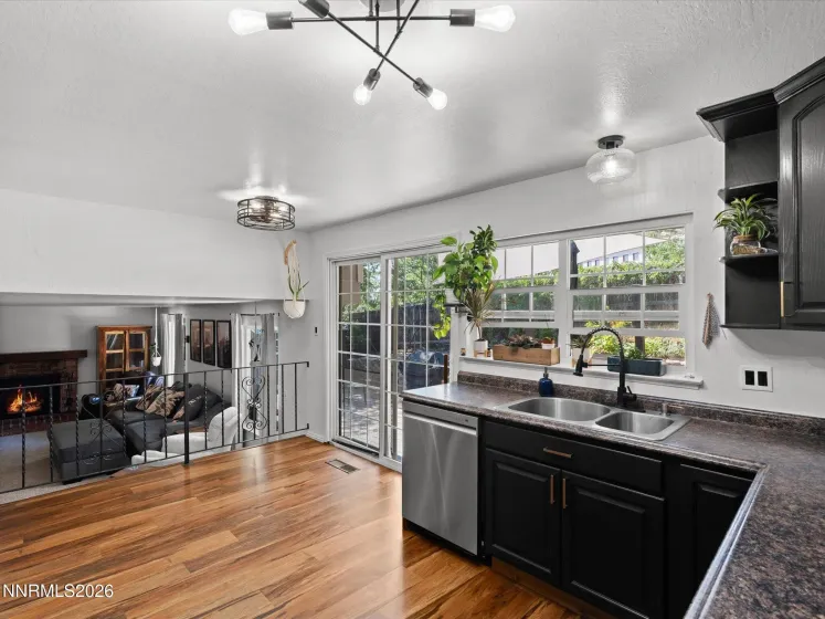 1025 Emerson, Sparks, Nevada 89431, 4 Bedrooms Bedrooms, ,3 BathroomsBathrooms,Residential,Residential,Emerson,0,260009066