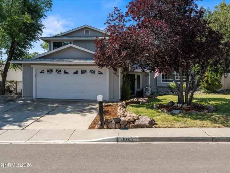 1025 Emerson, Sparks, Nevada 89431, 4 Bedrooms Bedrooms, ,3 BathroomsBathrooms,Residential,Residential,Emerson,0,260009066