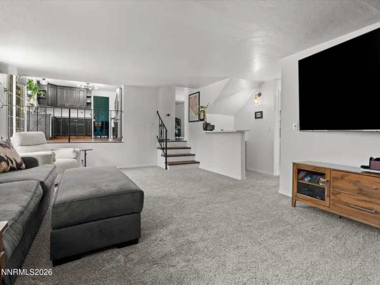 1025 Emerson, Sparks, Nevada 89431, 4 Bedrooms Bedrooms, ,3 BathroomsBathrooms,Residential,Residential,Emerson,0,260009066