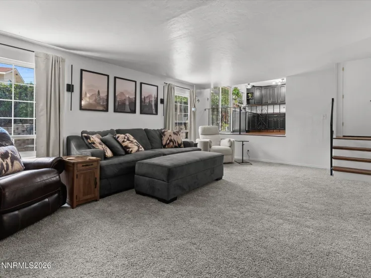 1025 Emerson, Sparks, Nevada 89431, 4 Bedrooms Bedrooms, ,3 BathroomsBathrooms,Residential,Residential,Emerson,0,260009066