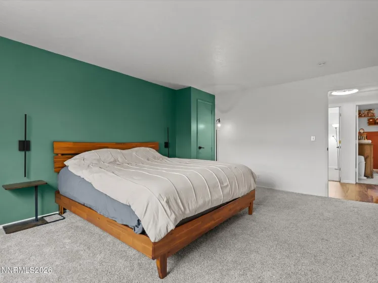 1025 Emerson, Sparks, Nevada 89431, 4 Bedrooms Bedrooms, ,3 BathroomsBathrooms,Residential,Residential,Emerson,0,260009066