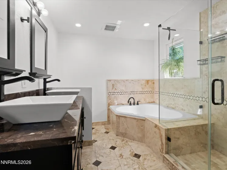 1025 Emerson, Sparks, Nevada 89431, 4 Bedrooms Bedrooms, ,3 BathroomsBathrooms,Residential,Residential,Emerson,0,260009066