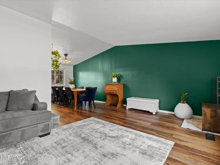 1025 Emerson, Sparks, Nevada 89431, 4 Bedrooms Bedrooms, ,3 BathroomsBathrooms,Residential,Residential,Emerson,0,260009066