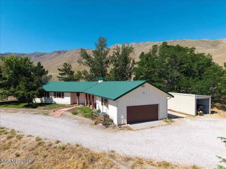 Garage & Carport