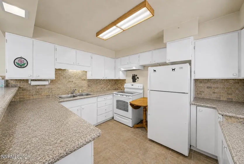 575 Claremont, Reno, Nevada 89502, 2 Bedrooms Bedrooms, ,2 BathroomsBathrooms,Residential,Residential,Claremont,0,260009074