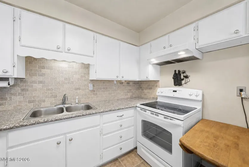 575 Claremont, Reno, Nevada 89502, 2 Bedrooms Bedrooms, ,2 BathroomsBathrooms,Residential,Residential,Claremont,0,260009074
