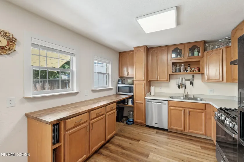 1841 1st, Sparks, Nevada 89431, 3 Bedrooms Bedrooms, ,1 BathroomBathrooms,Residential,Residential,1st,0,260009088