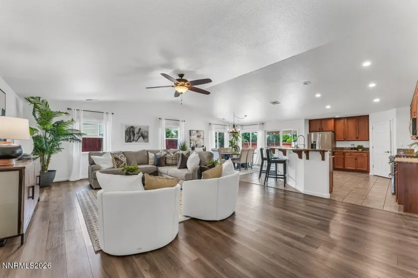 2298 Cygnus, Sparks, Nevada 89441, 4 Bedrooms Bedrooms, ,3 BathroomsBathrooms,Residential,Residential,Cygnus,0,260009092
