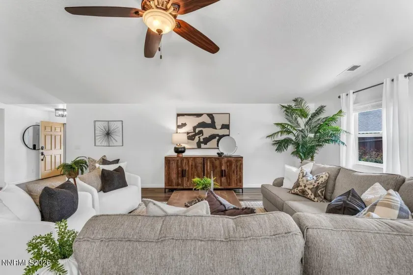 2298 Cygnus, Sparks, Nevada 89441, 4 Bedrooms Bedrooms, ,3 BathroomsBathrooms,Residential,Residential,Cygnus,0,260009092