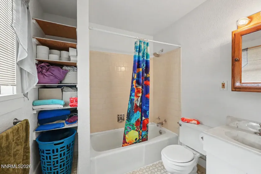 680 Douglas, Fallon, Nevada 89406, 3 Bedrooms Bedrooms, ,2 BathroomsBathrooms,Residential,Residential,Douglas,0,260009096