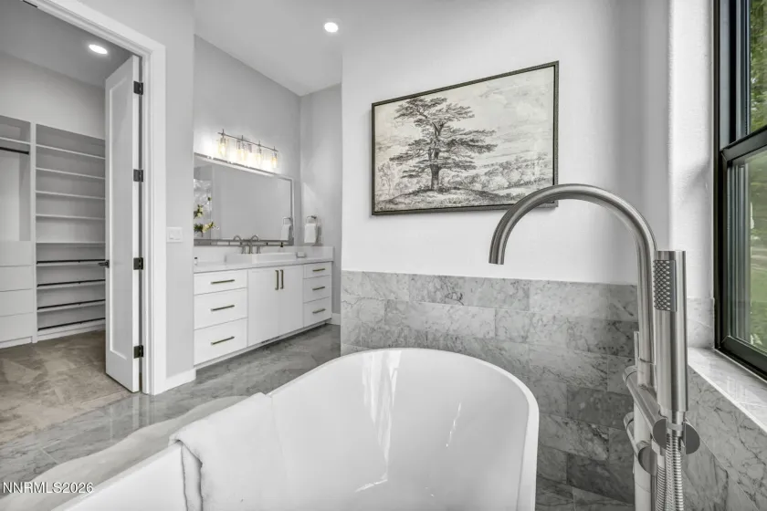 224 Earlham, Reno, Nevada 89511, 3 Bedrooms Bedrooms, ,4 BathroomsBathrooms,Residential,Residential,Earlham,0,260009101