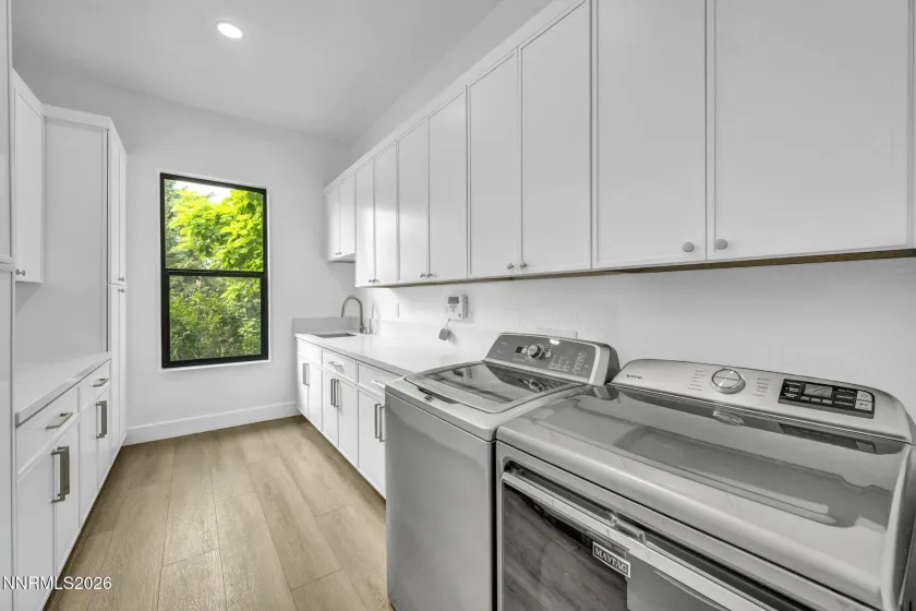 224 Earlham, Reno, Nevada 89511, 3 Bedrooms Bedrooms, ,4 BathroomsBathrooms,Residential,Residential,Earlham,0,260009101