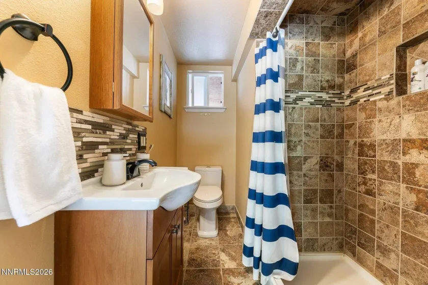 55 Hidden Lake, Reno, Nevada 89521, 6 Bedrooms Bedrooms, ,8 BathroomsBathrooms,Residential,Residential,Hidden Lake,0,260009103
