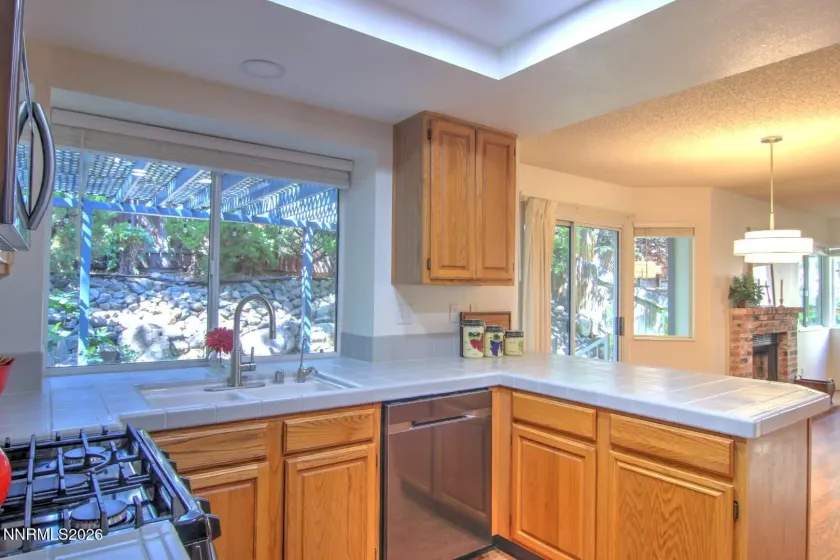 995 Leah, Reno, Nevada 89511, 4 Bedrooms Bedrooms, ,3 BathroomsBathrooms,Residential,Residential,Leah,0,260009082