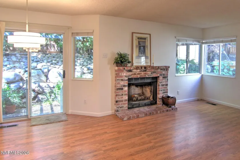 995 Leah, Reno, Nevada 89511, 4 Bedrooms Bedrooms, ,3 BathroomsBathrooms,Residential,Residential,Leah,0,260009082