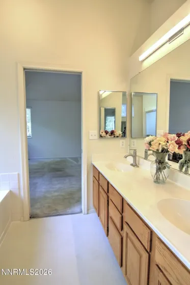 995 Leah, Reno, Nevada 89511, 4 Bedrooms Bedrooms, ,3 BathroomsBathrooms,Residential,Residential,Leah,0,260009082