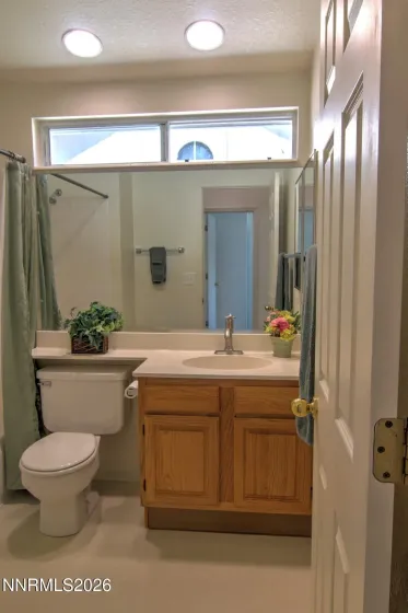 995 Leah, Reno, Nevada 89511, 4 Bedrooms Bedrooms, ,3 BathroomsBathrooms,Residential,Residential,Leah,0,260009082