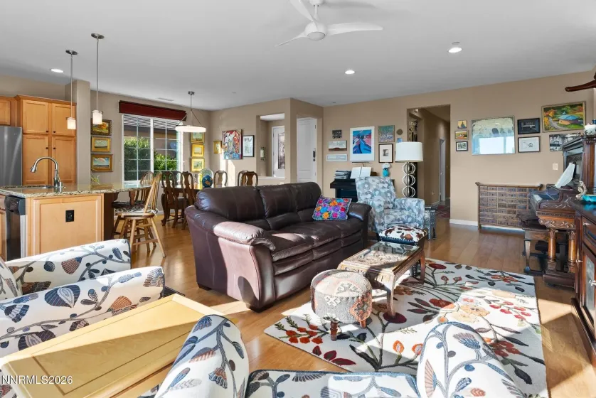 5425 Energystone, Sparks, Nevada 89436, 3 Bedrooms Bedrooms, ,2 BathroomsBathrooms,Residential,Residential,Energystone,0,260009106