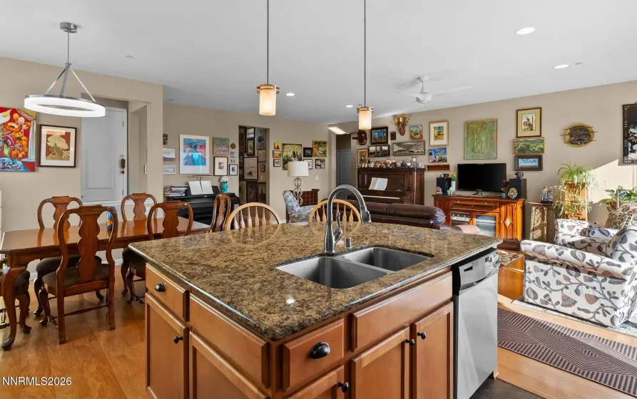 5425 Energystone, Sparks, Nevada 89436, 3 Bedrooms Bedrooms, ,2 BathroomsBathrooms,Residential,Residential,Energystone,0,260009106