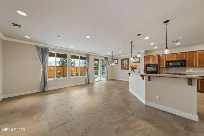 living/kitchen