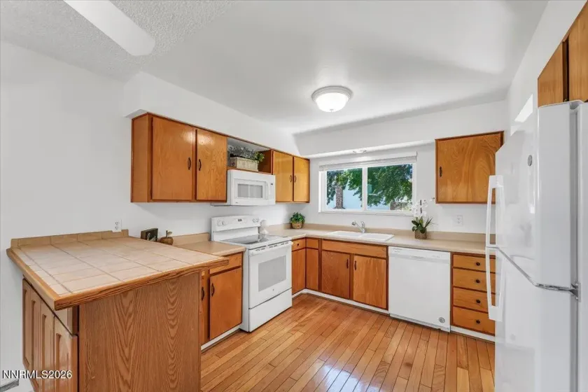 210 Smithridge, Reno, Nevada 89502, 2 Bedrooms Bedrooms, ,2 BathroomsBathrooms,Residential,Residential,Smithridge,0,260009146