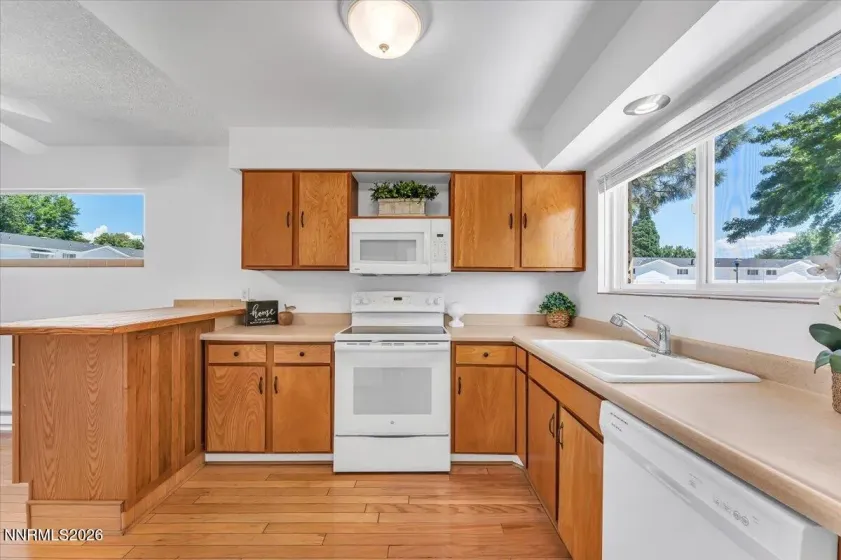 210 Smithridge, Reno, Nevada 89502, 2 Bedrooms Bedrooms, ,2 BathroomsBathrooms,Residential,Residential,Smithridge,0,260009146