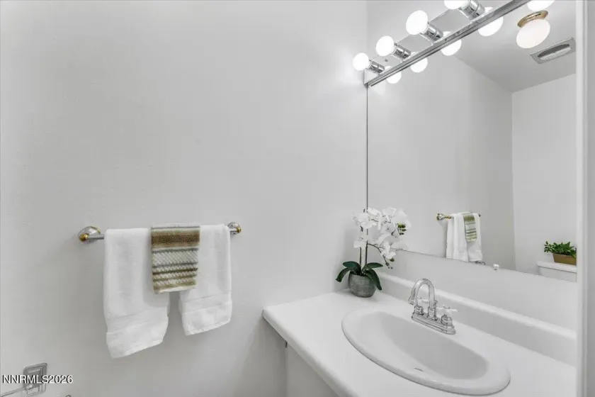210 Smithridge, Reno, Nevada 89502, 2 Bedrooms Bedrooms, ,2 BathroomsBathrooms,Residential,Residential,Smithridge,0,260009146