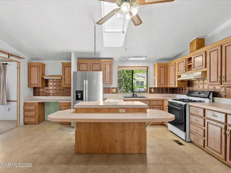1144 Fleetwood, Carson City, Nevada 89701, 3 Bedrooms Bedrooms, ,2 BathroomsBathrooms,Residential,Residential,Fleetwood,0,260009148