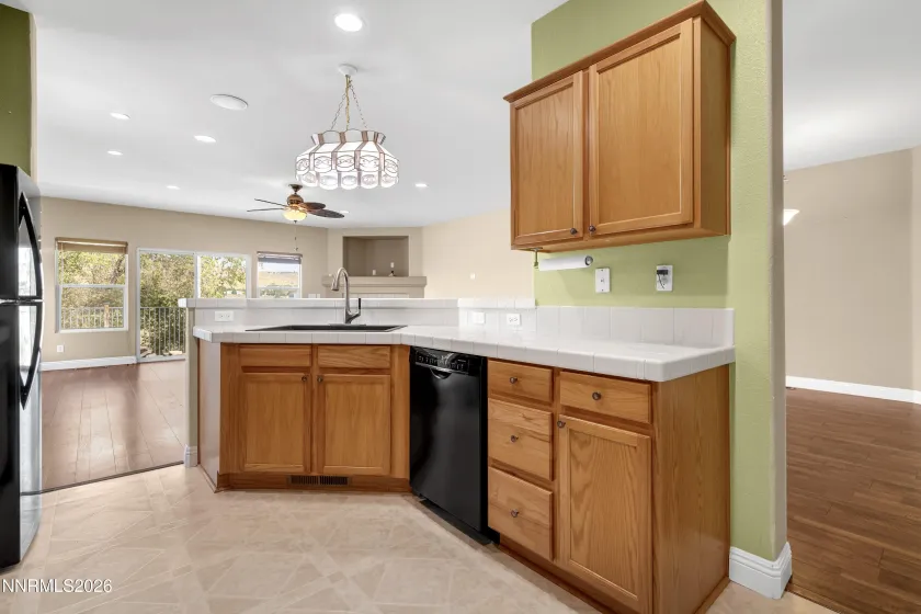 5582 Knoll View, Sparks, Nevada 89436, 3 Bedrooms Bedrooms, ,2 BathroomsBathrooms,Residential,Residential,Knoll View,0,260003482