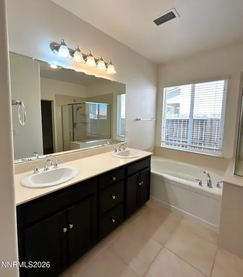 1975 Dutch Draft, Reno, Nevada 89521, 4 Bedrooms Bedrooms, ,3 BathroomsBathrooms,Residential Lease,Manufactured,Dutch Draft,0,260009193