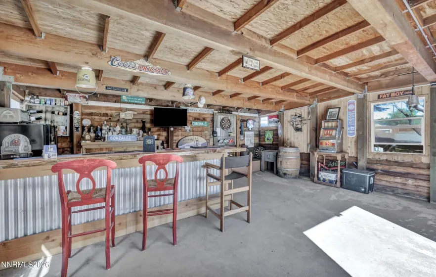 Bar/saloon