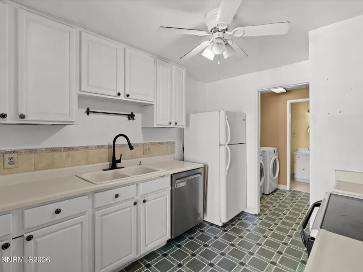 1763 London, Sparks, Nevada 89431, 2 Bedrooms Bedrooms, ,2 BathroomsBathrooms,Residential,Residential,London,0,260009195