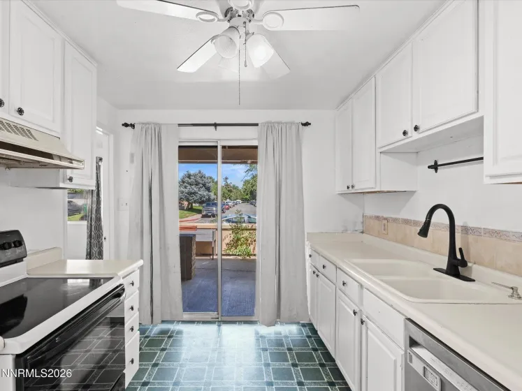 1763 London, Sparks, Nevada 89431, 2 Bedrooms Bedrooms, ,2 BathroomsBathrooms,Residential,Residential,London,0,260009195