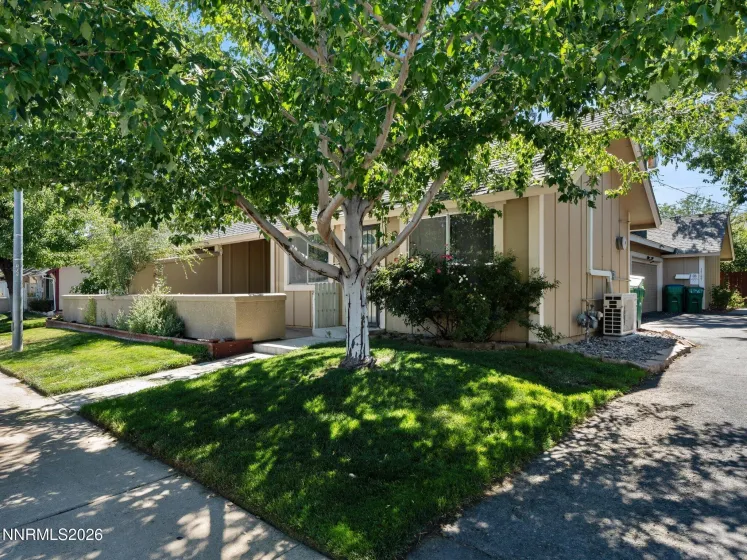 1763 London, Sparks, Nevada 89431, 2 Bedrooms Bedrooms, ,2 BathroomsBathrooms,Residential,Residential,London,0,260009195